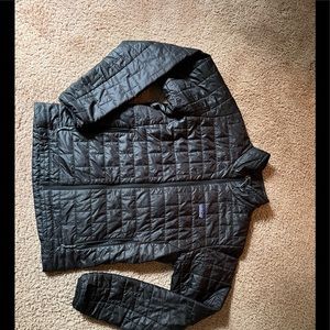 BARELY WORN SIZE S PATAGONIA NANO PUFF JACKET